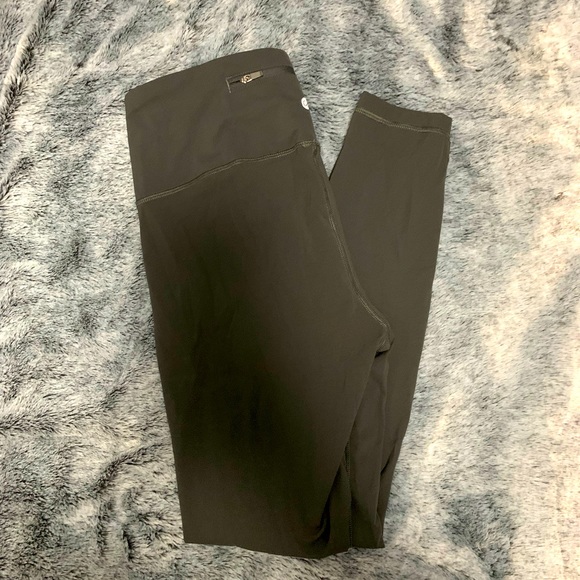 High waisted leggings. Olive green. Size Med - Picture 1 of 2